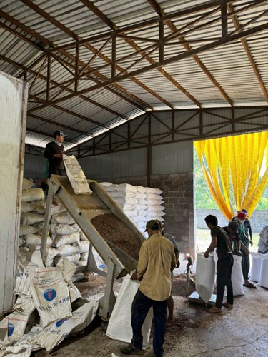 Việt Nam nhập hơn 600 triệu USD nguyên liệu thức ăn chăn nuôi từ Mỹ